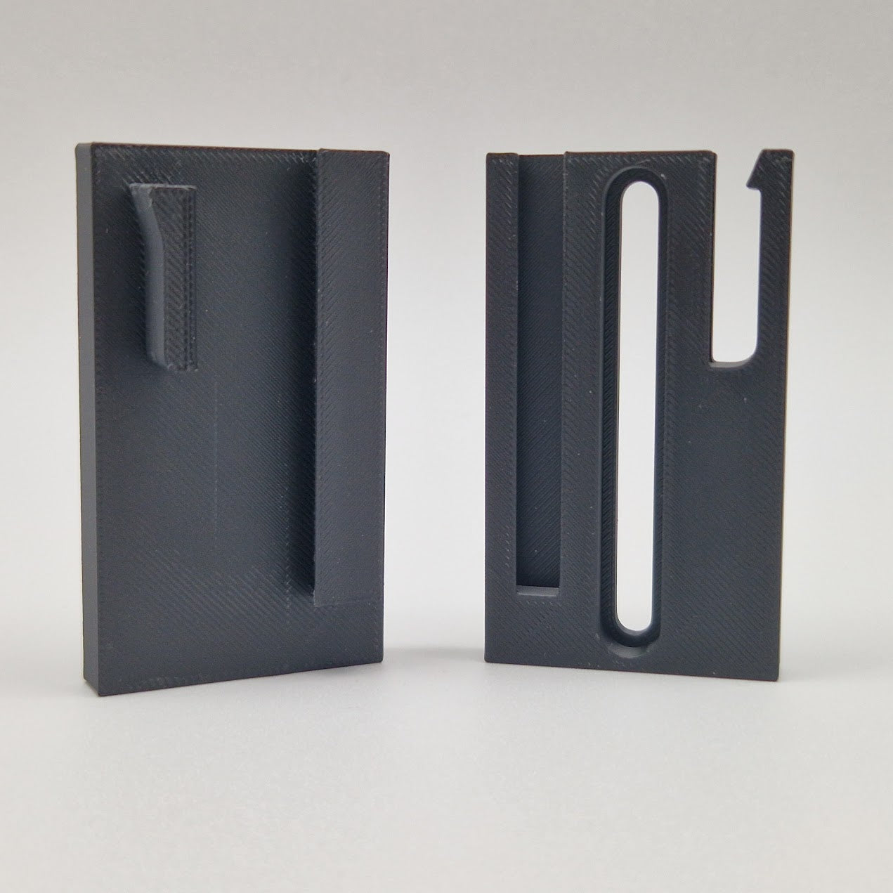 Abnehmbarer Kennzeichenhalter CH Mofa Seitenansicht – 3D-Druck Snap-Fit für CH Kennzeichen ohne Werkzeug